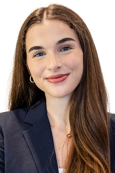 Maggie Mullet, Savvy Financial headshot